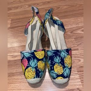 Women’s pineapple heels